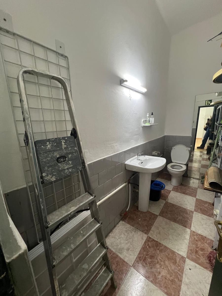 Commercial for rent in Benidorm - € 1,100 (Ref: 9503821)