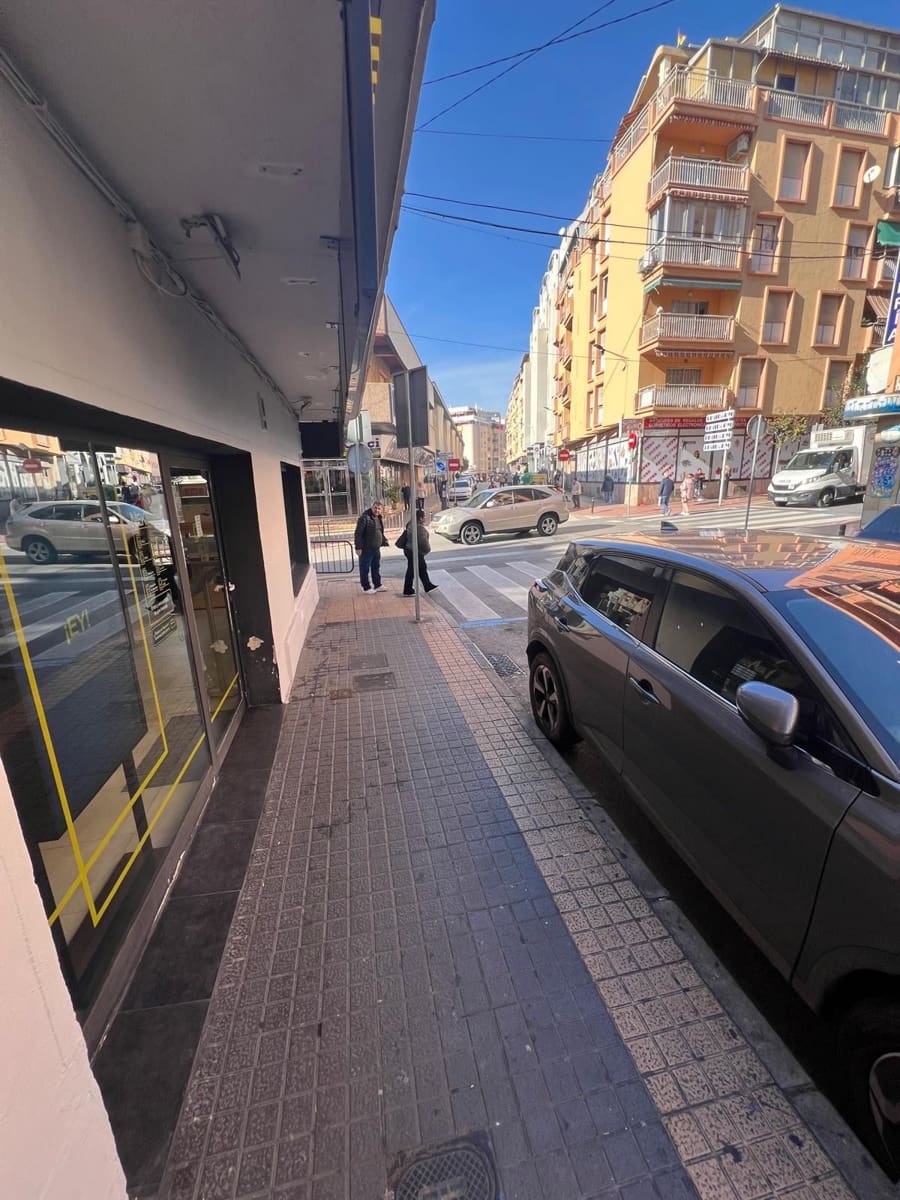 Commercial for rent in Benidorm - € 1,100 (Ref: 9503821)