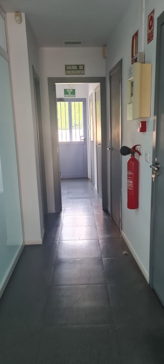 Kommersiell til leie i Benidorm - € 1 300 (Ref: 9518421)
