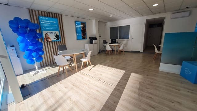 Kommersiell till salu i Benidorm med garage - 134 999 € (Ref: 9540748)