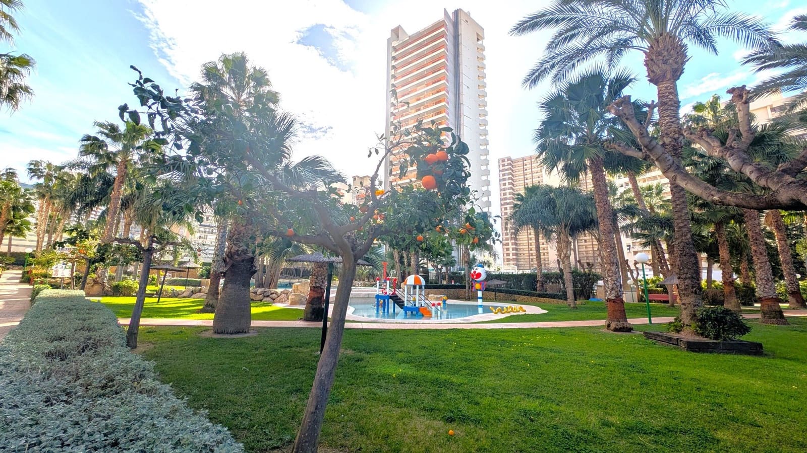 1 slaapkamer Appartement te koop in Benidorm met zwembad - € 259.999 (Ref: 9585337)