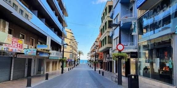Local Commercial à louer à Benidorm - 6 000 € (Ref: 9594597)