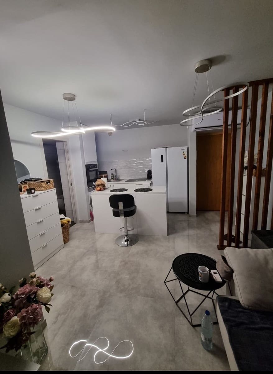 1 sovrum Lägenhet till salu i Benidorm med pool - 184 999 € (Ref: 9594599)