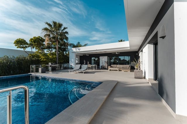 3 soverom Villa til salgs i Moraira, Teulada-Moraira med svømmebasseng - € 1 495 000 (Ref: 10062766)