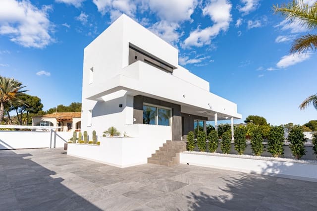 3 bedroom Villa for sale in Moravit - Cap Blanc, Teulada-Moraira with garage - € 2,400,000 (Ref: 9111594)