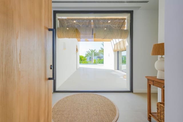 5 bedroom Villa for sale in Moraira, Teulada-Moraira with pool garage - € 1,849,000 (Ref: 9335607)