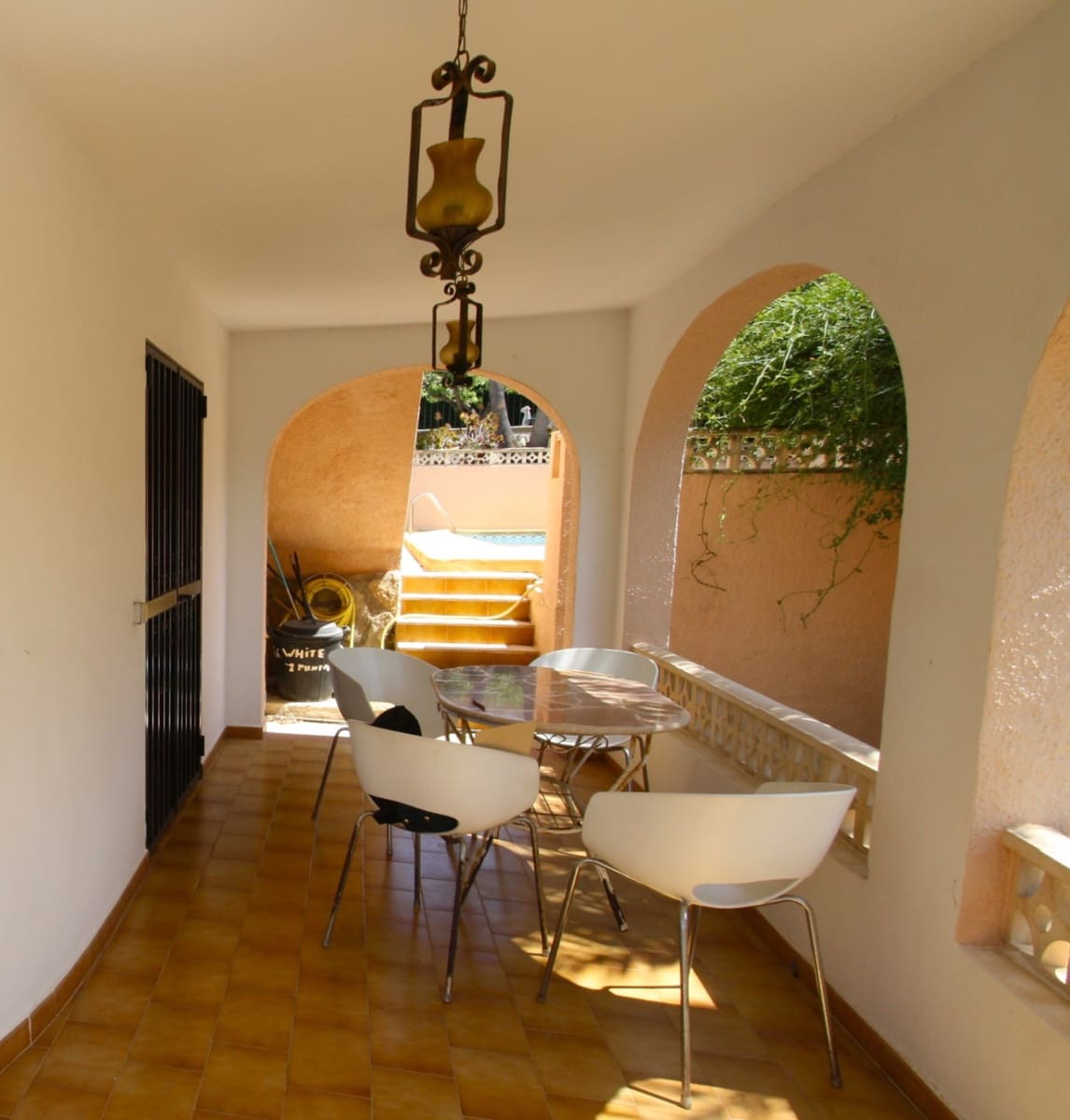 4 makuuhuone Huvila myytävänä paikassa Benissa mukana uima-altaan 
autotalli - 619 000 € (Ref: 9335610)