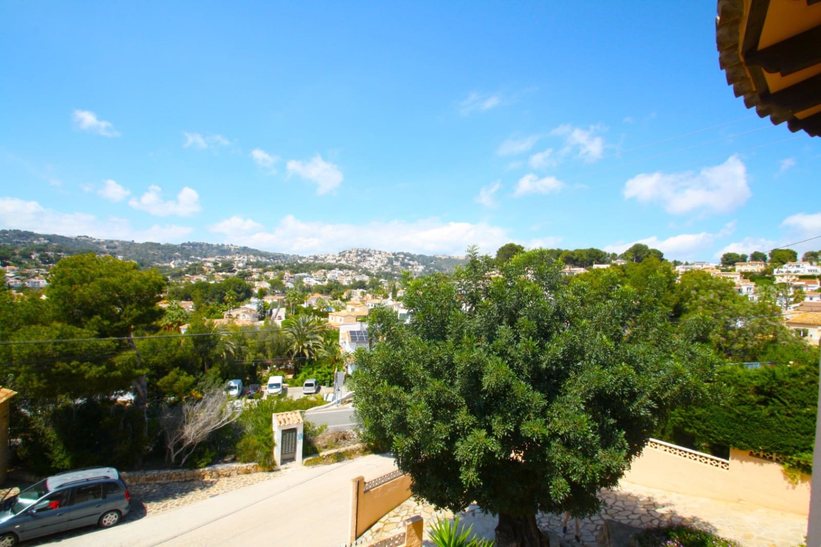 4 makuuhuone Huvila myytävänä paikassa Benissa mukana uima-altaan 
autotalli - 619 000 € (Ref: 9335610)