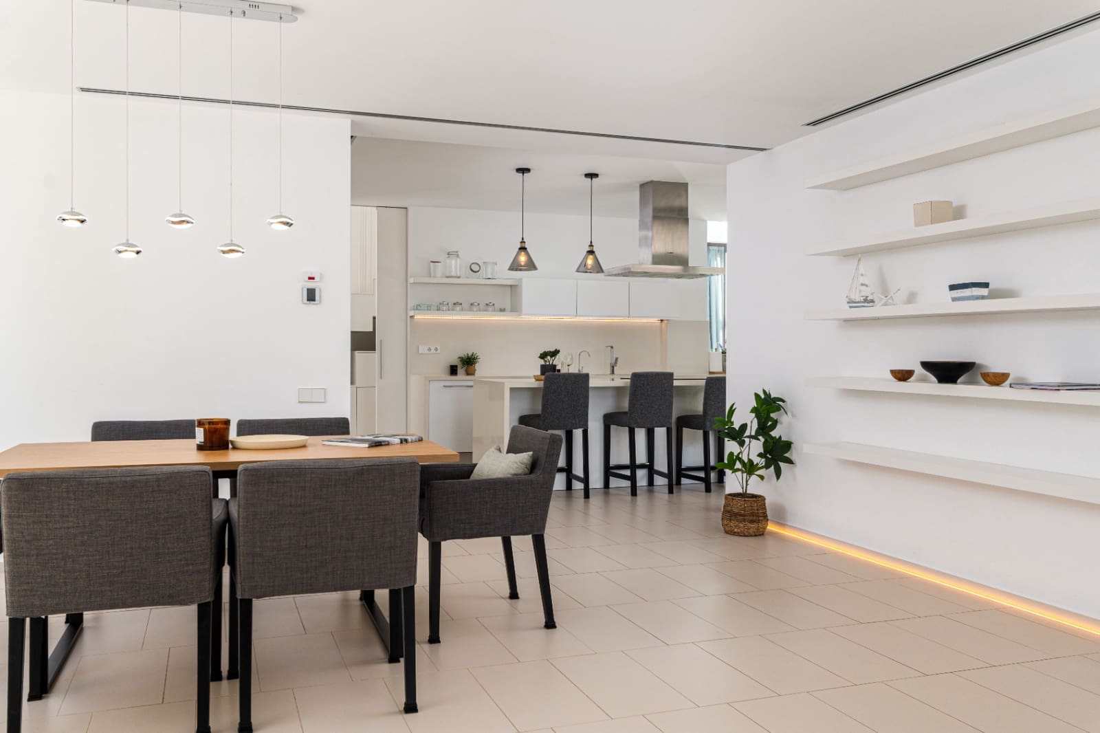 5 bedroom Villa for sale in Moraira with pool garage - € 2,300,000 (Ref: 9348452)