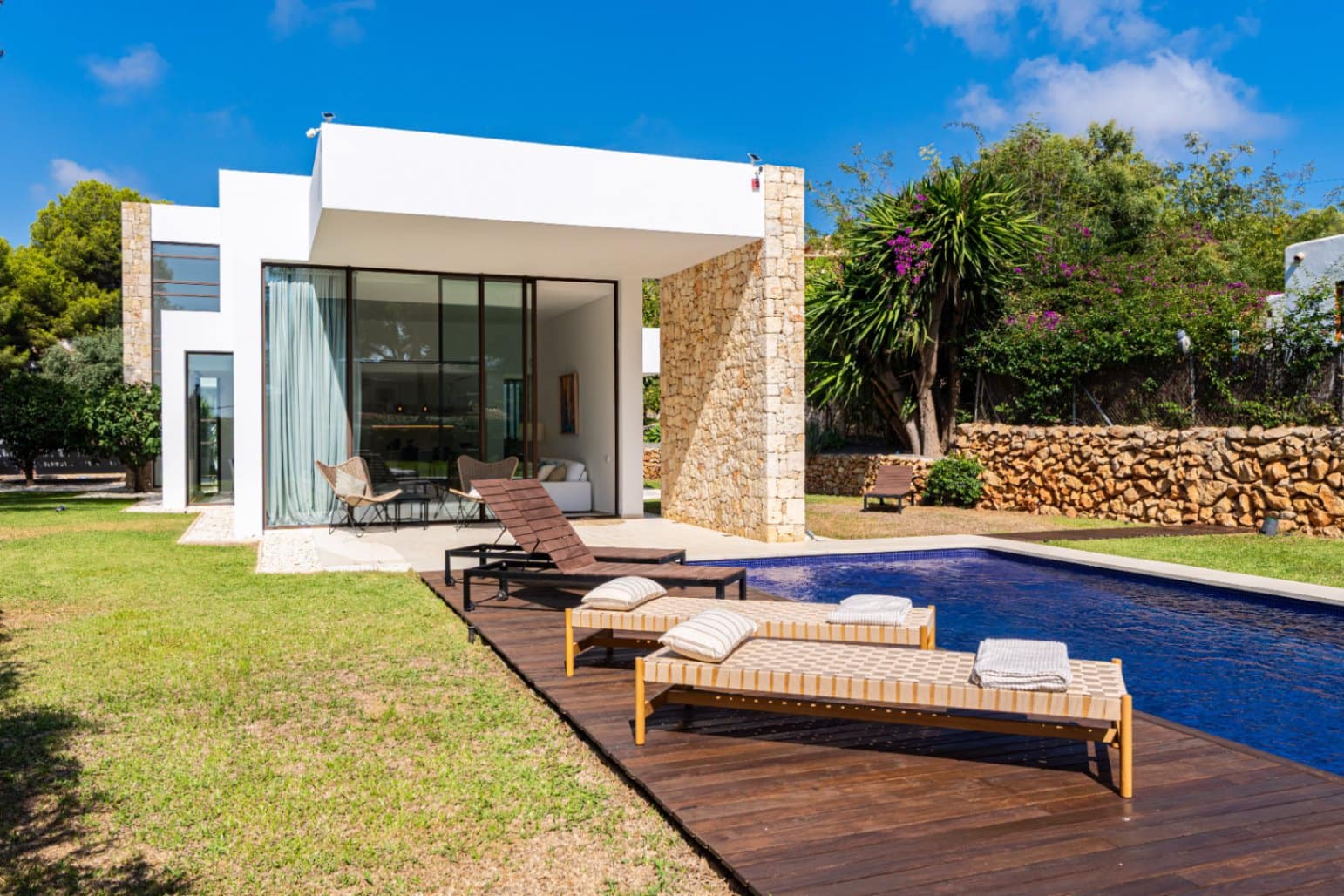 5 bedroom Villa for sale in Moraira with pool garage - € 2,300,000 (Ref: 9348452)