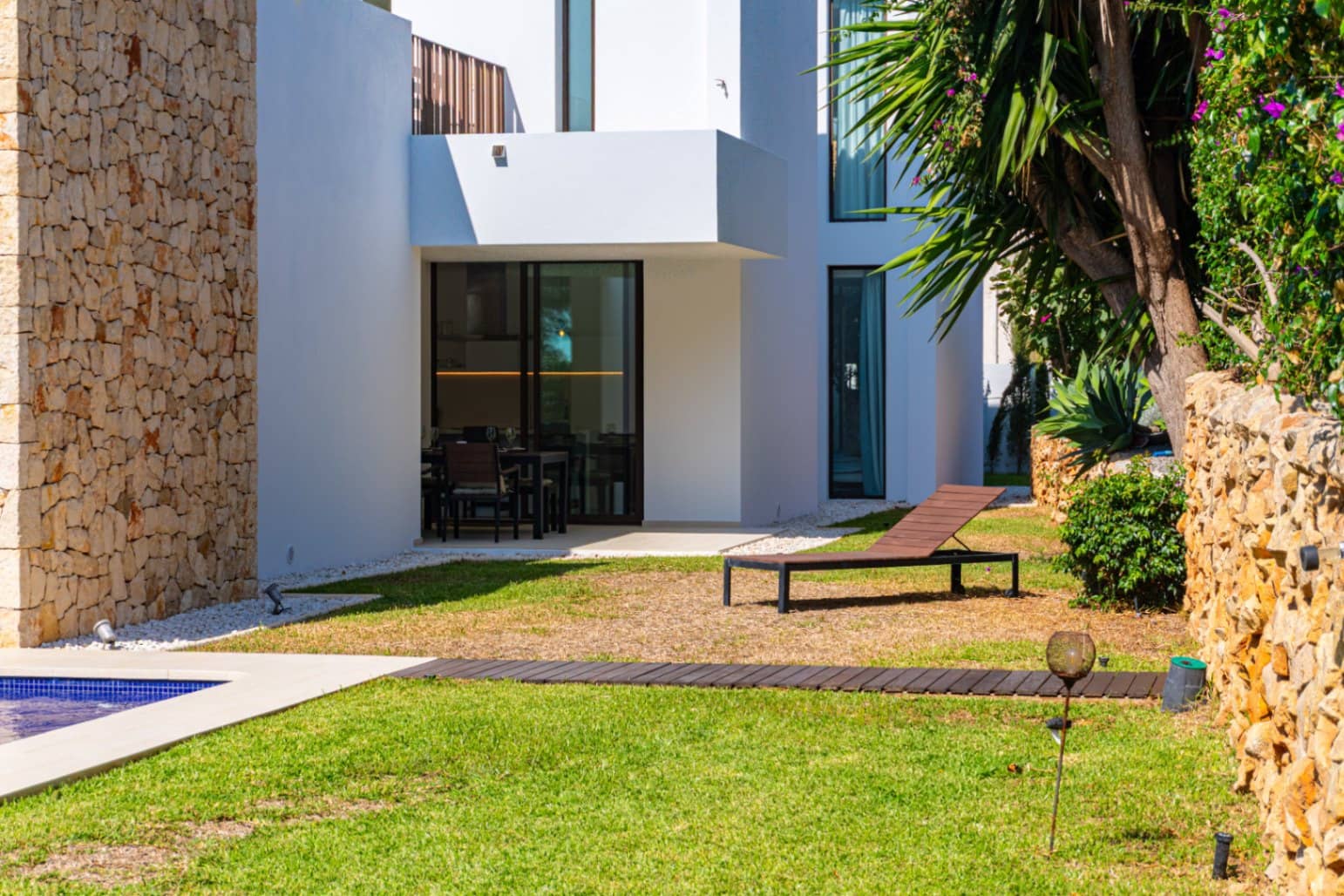 5 bedroom Villa for sale in Moraira with pool garage - € 2,300,000 (Ref: 9348452)