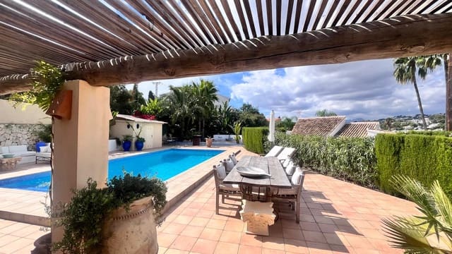 2 soveværelse Villa til salg i Paichi, Teulada-Moraira med swimmingpool garage - € 695.000 (Ref: 9348457)