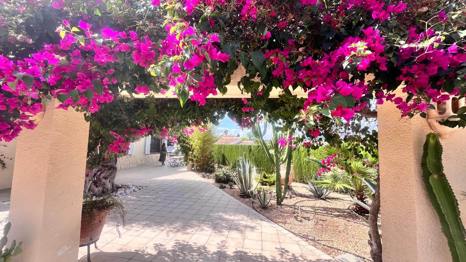 2 soveværelse Villa til salg i Moraira med swimmingpool garage - € 695.000 (Ref: 9348457)