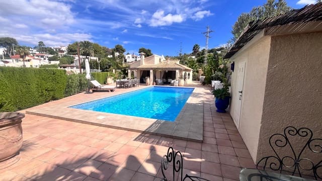 2 soveværelse Villa til salg i Paichi, Teulada-Moraira med swimmingpool garage - € 695.000 (Ref: 9348457)