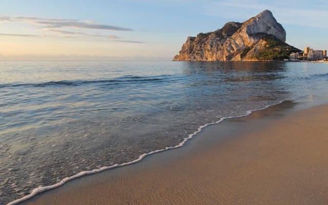 3 bedroom Villa for sale in Calpe / Calp with pool garage - € 1,190,000 (Ref: 9401756)