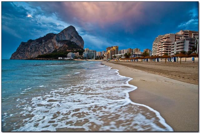 3 bedroom Villa for sale in Calpe / Calp with pool garage - € 1,190,000 (Ref: 9401756)