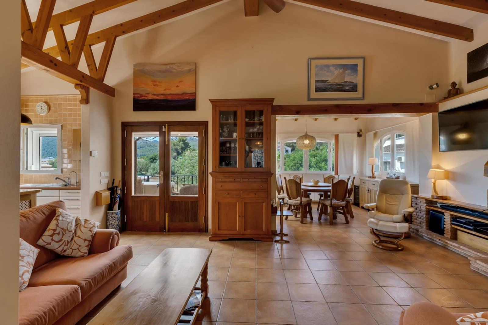 4 bedroom Villa for sale in Jalon / Xalo with garage - € 595,000 (Ref: 9449279)