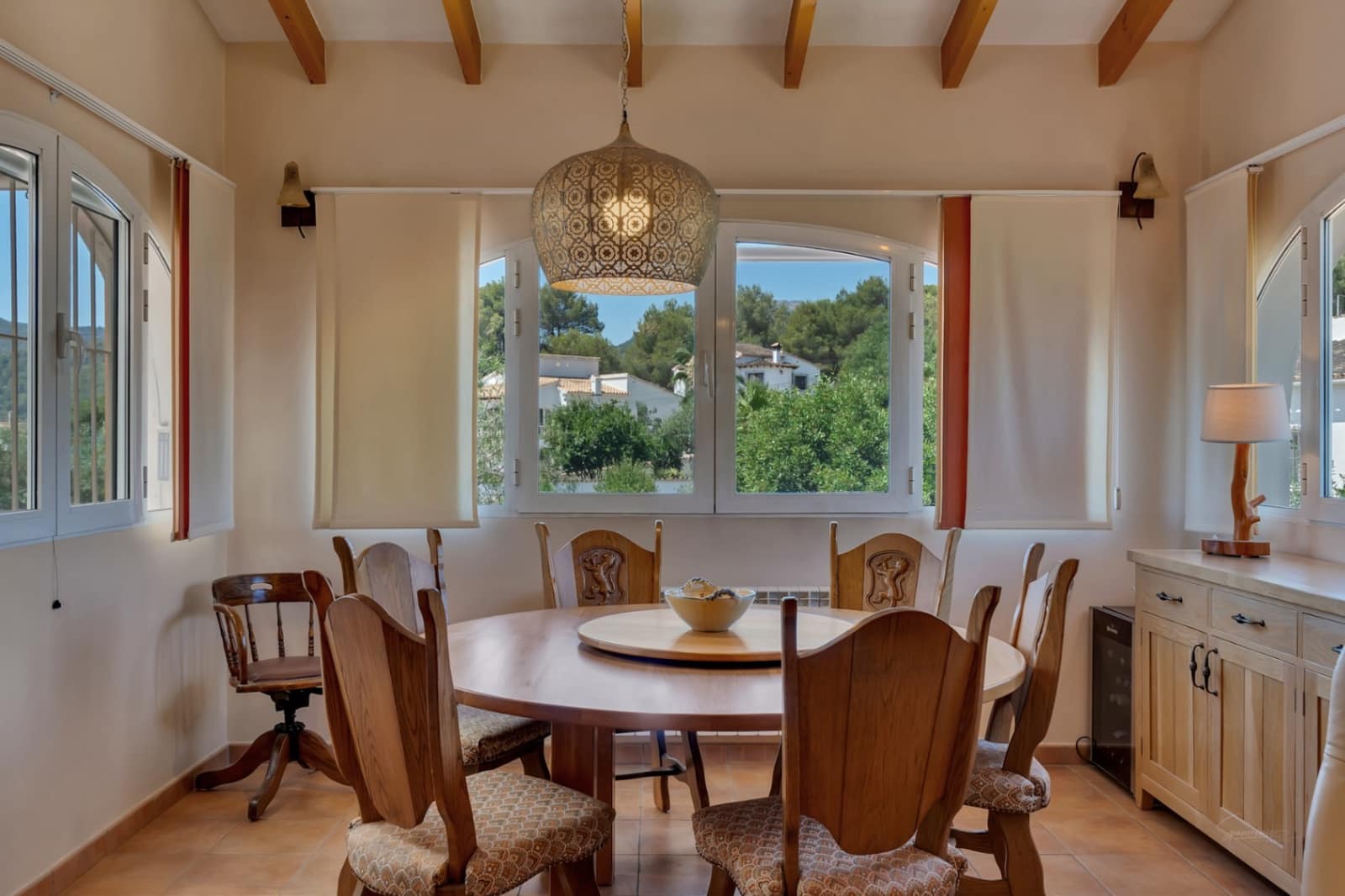 4 bedroom Villa for sale in Jalon / Xalo with garage - € 595,000 (Ref: 9449279)