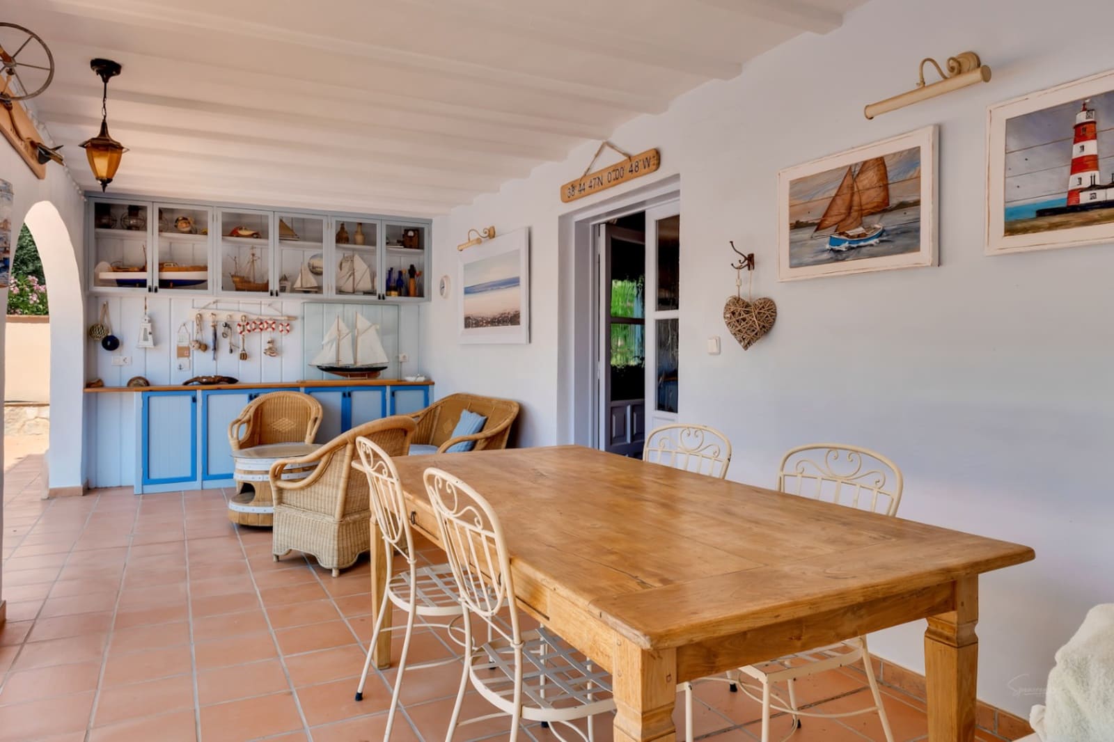 4 bedroom Villa for sale in Jalon / Xalo with garage - € 595,000 (Ref: 9449279)