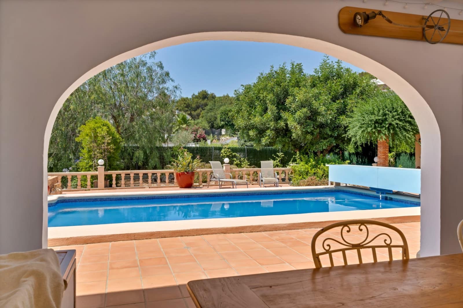 4 bedroom Villa for sale in Jalon / Xalo with garage - € 595,000 (Ref: 9449279)