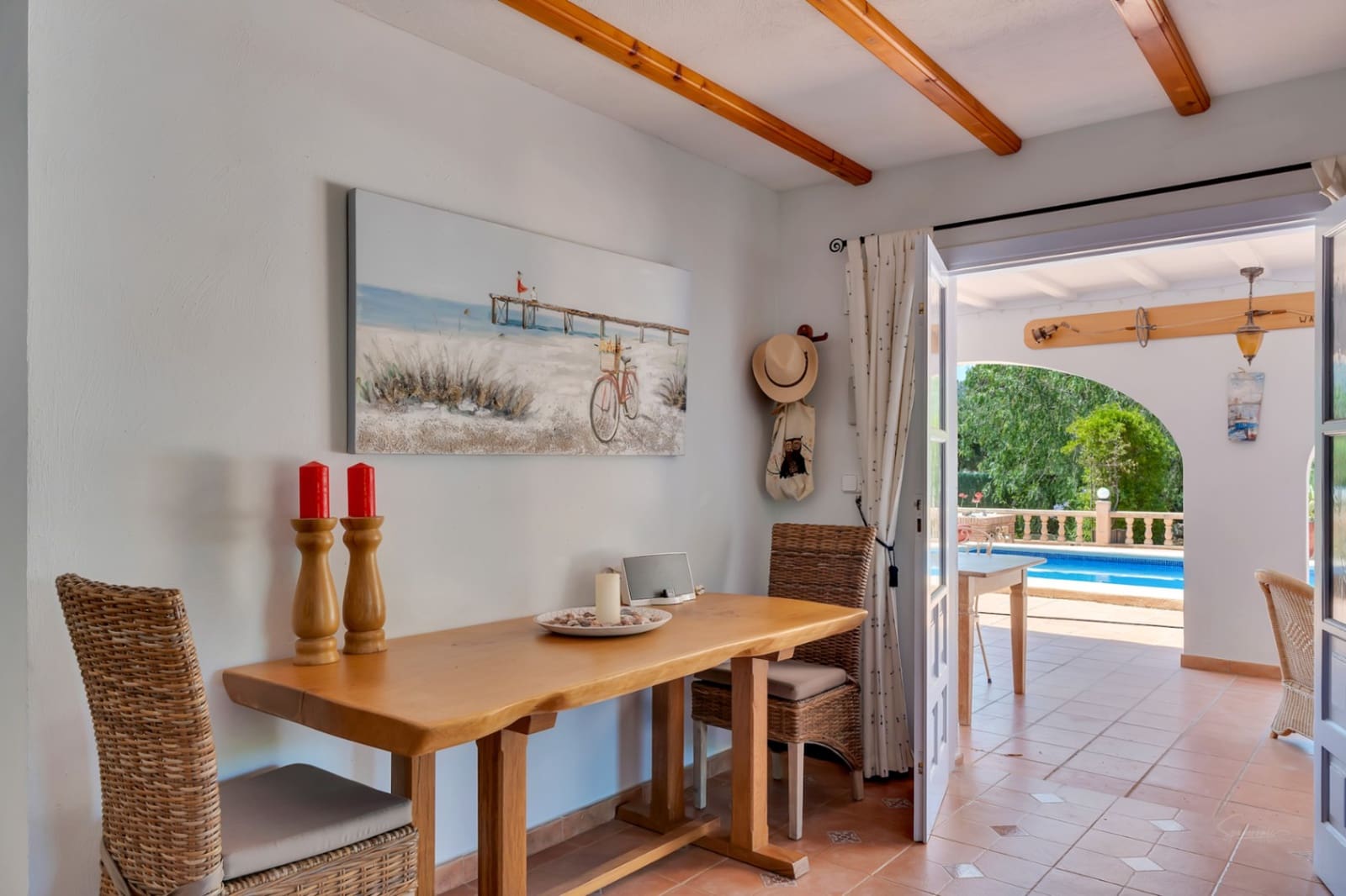 4 bedroom Villa for sale in Jalon / Xalo with garage - € 595,000 (Ref: 9449279)