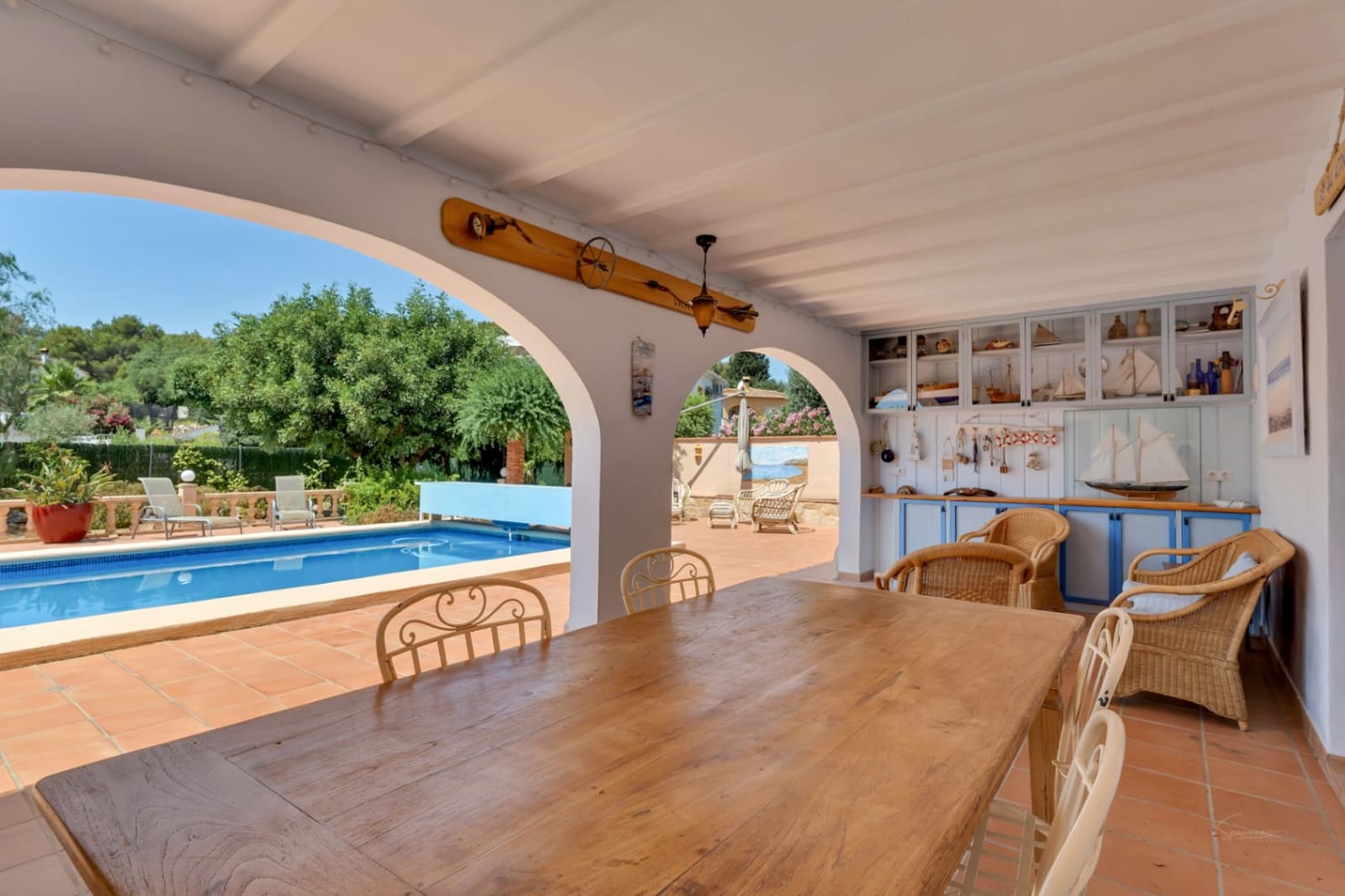 4 bedroom Villa for sale in Jalon / Xalo with garage - € 595,000 (Ref: 9449279)