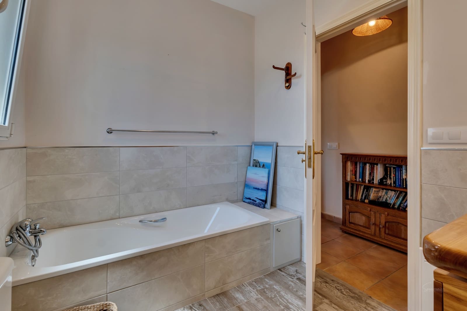 4 bedroom Villa for sale in Jalon / Xalo with garage - € 595,000 (Ref: 9449279)