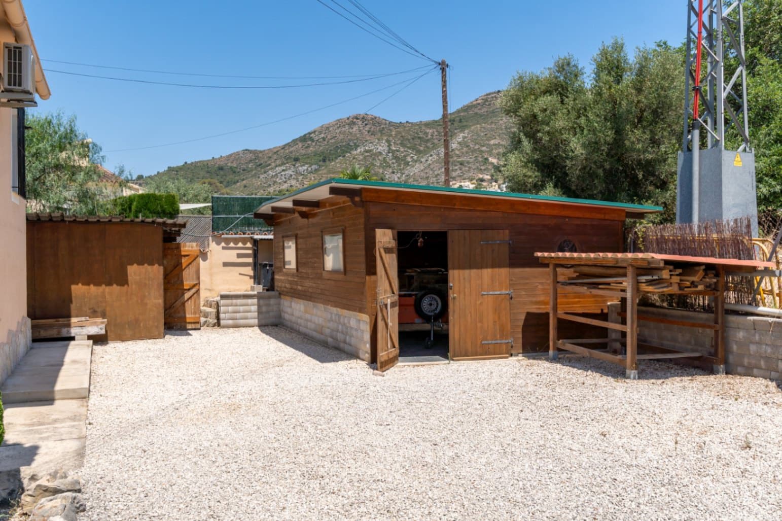 4 bedroom Villa for sale in Jalon / Xalo with garage - € 595,000 (Ref: 9449279)