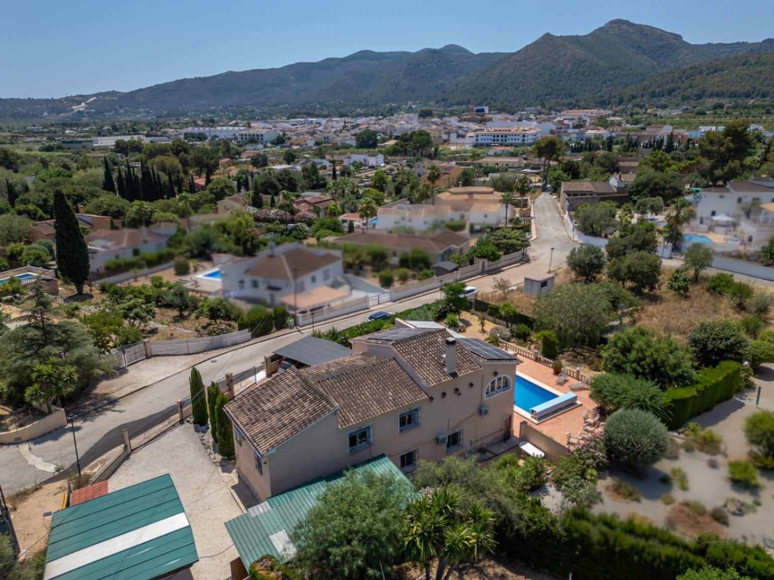 4 bedroom Villa for sale in Jalon / Xalo with garage - € 595,000 (Ref: 9449279)