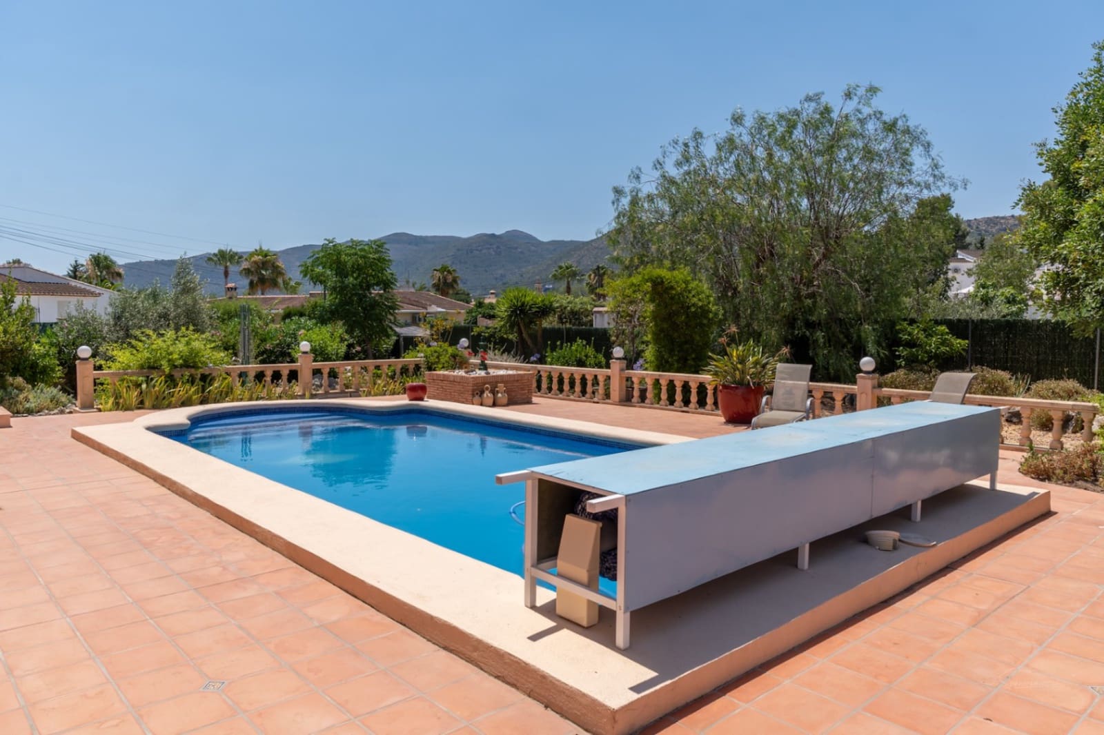 4 bedroom Villa for sale in Jalon / Xalo with garage - € 595,000 (Ref: 9449279)