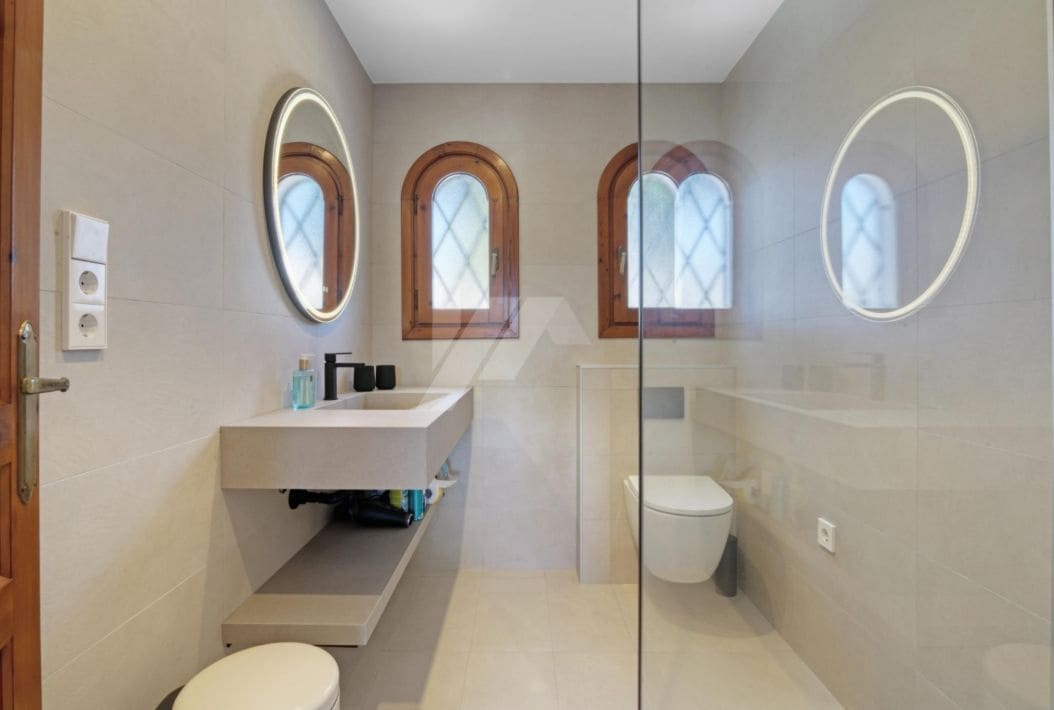 2 soverom Villa til salgs i Moraira med svømmebasseng garasje - € 695 000 (Ref: 9449281)