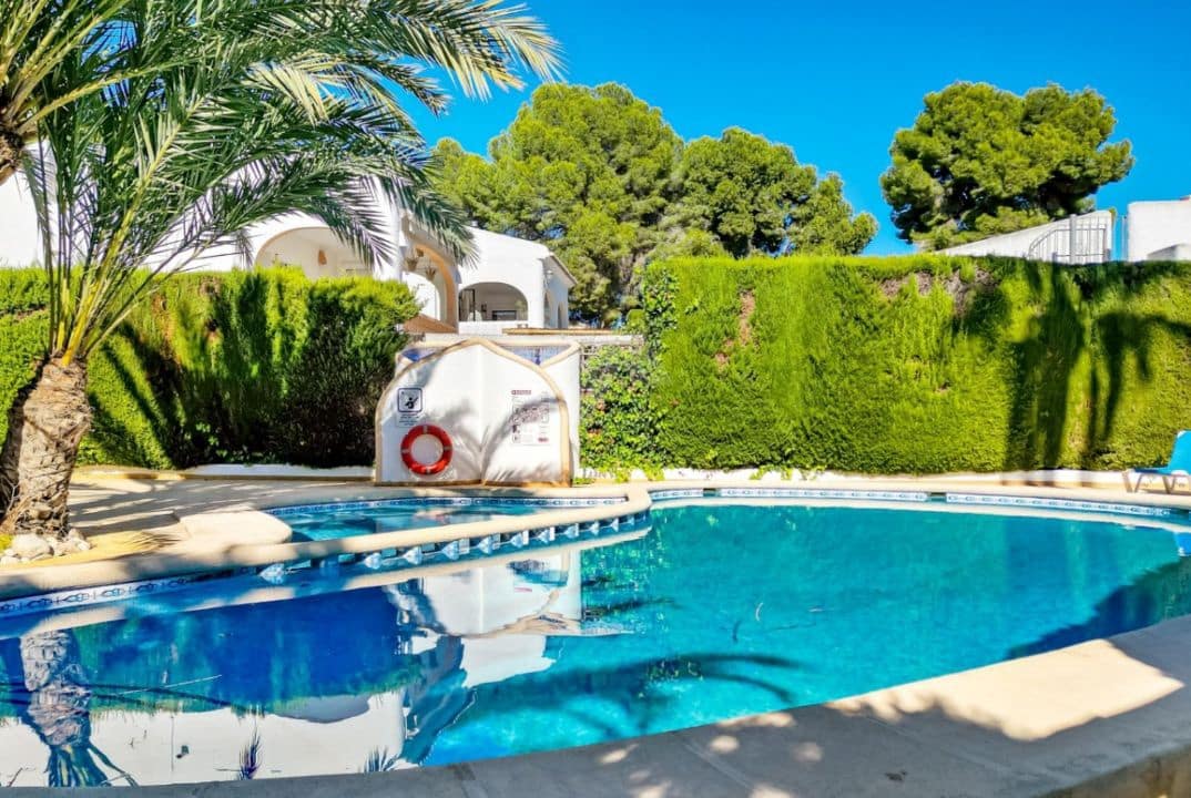 2 soverom Villa til salgs i Moraira med svømmebasseng garasje - € 695 000 (Ref: 9449281)