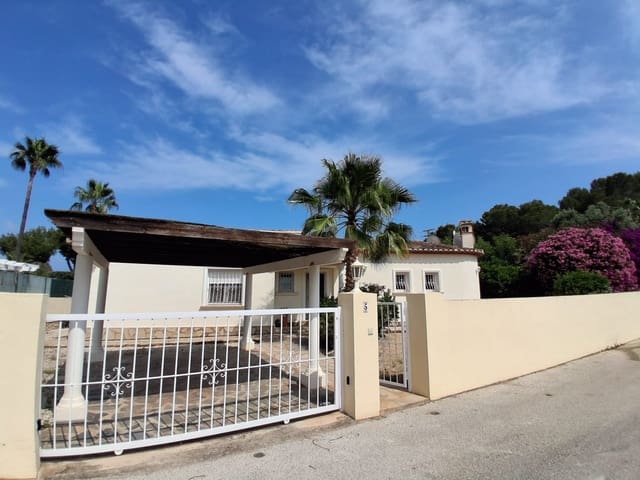 4 slaapkamer Villa te koop in Pinar del Advocat - Cometa, Teulada-Moraira met zwembad garage - € 625.000 (Ref: 9449282)