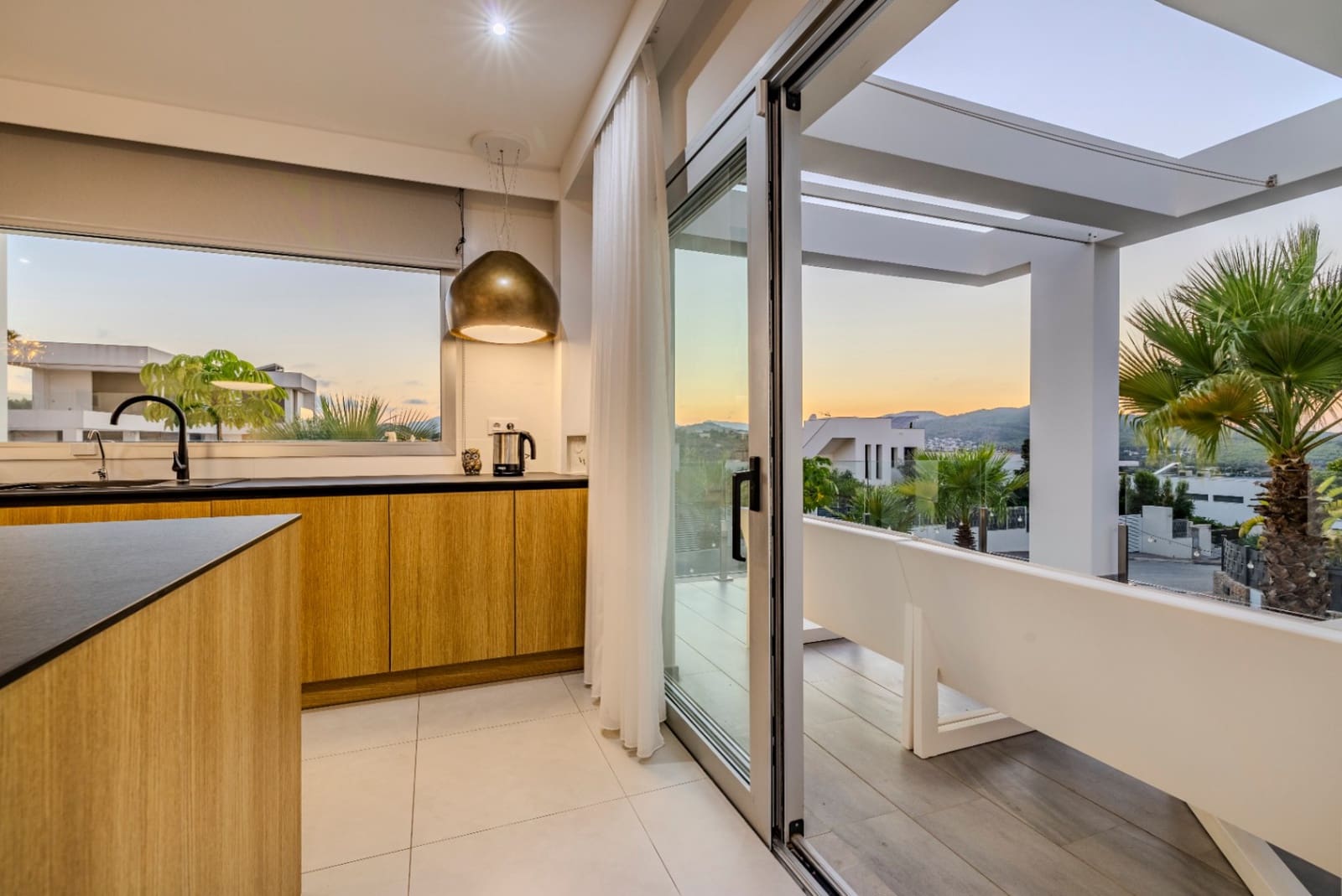 5 sypialnia Willa na sprzedaż w Javea / Xabia z basenem garażem - 1 695 000 € (Ref: 9449285)