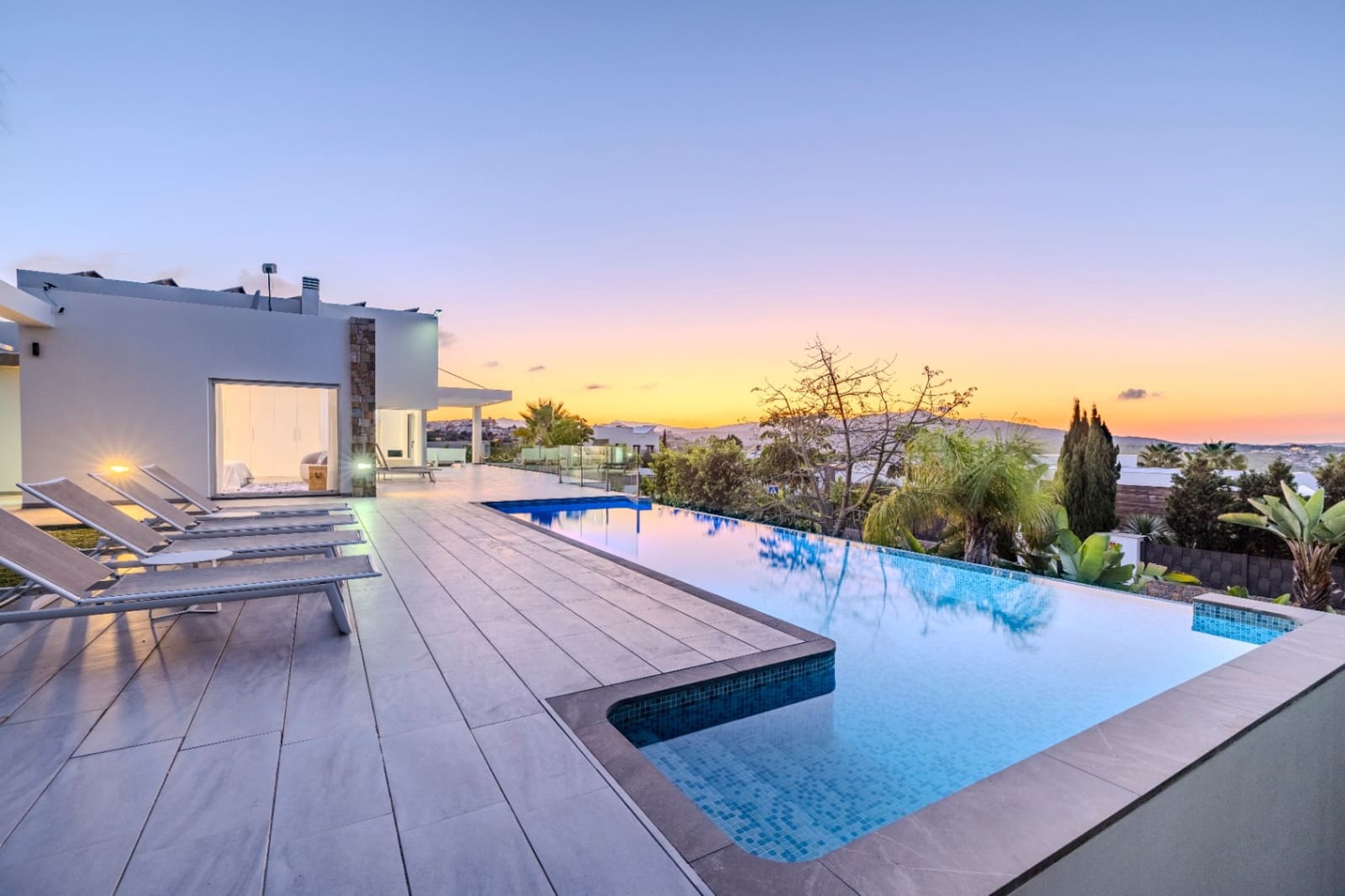 5 sypialnia Willa na sprzedaż w Javea / Xabia z basenem garażem - 1 695 000 € (Ref: 9449285)