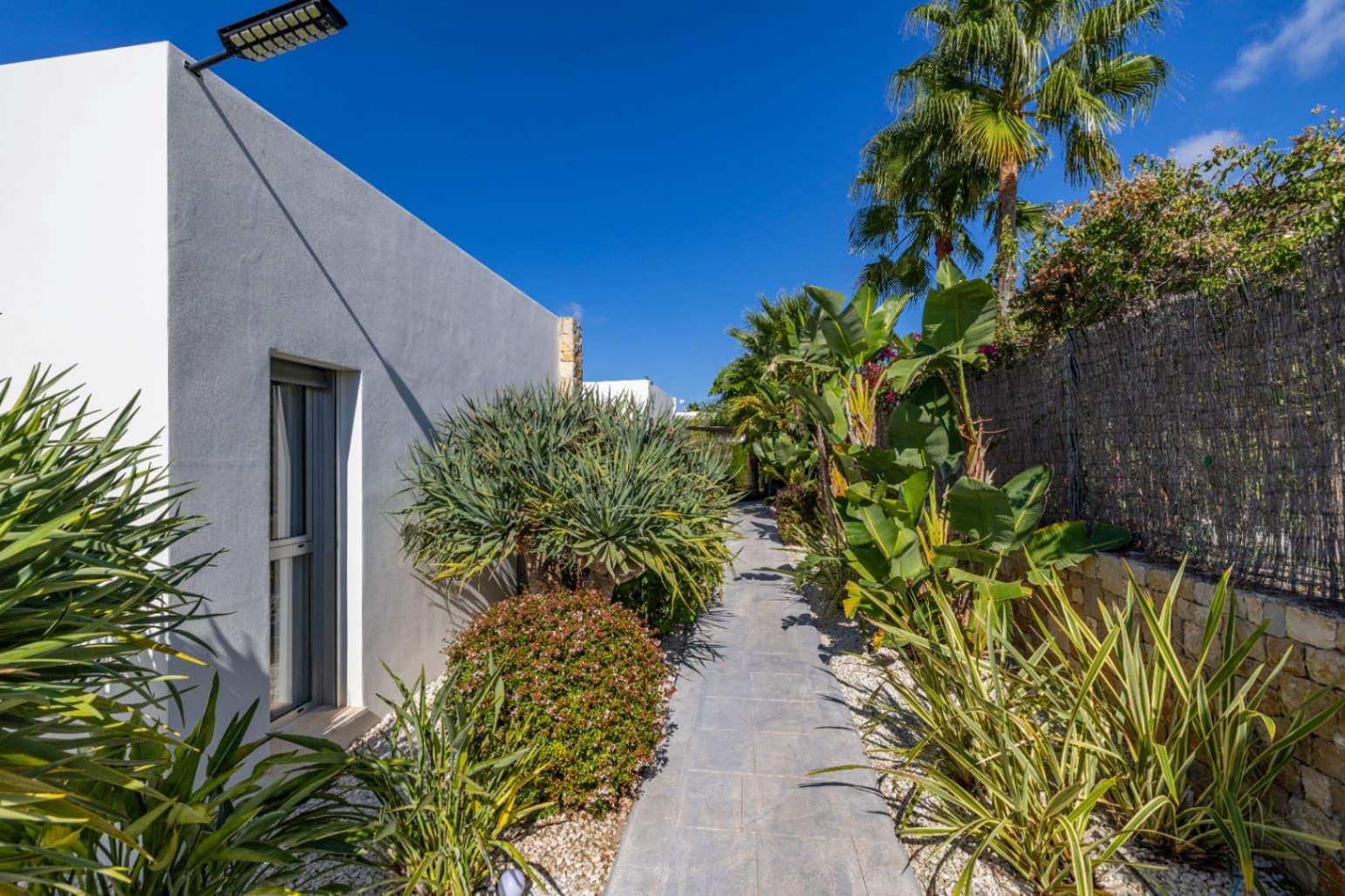 5 sypialnia Willa na sprzedaż w Javea / Xabia z basenem garażem - 1 695 000 € (Ref: 9449285)