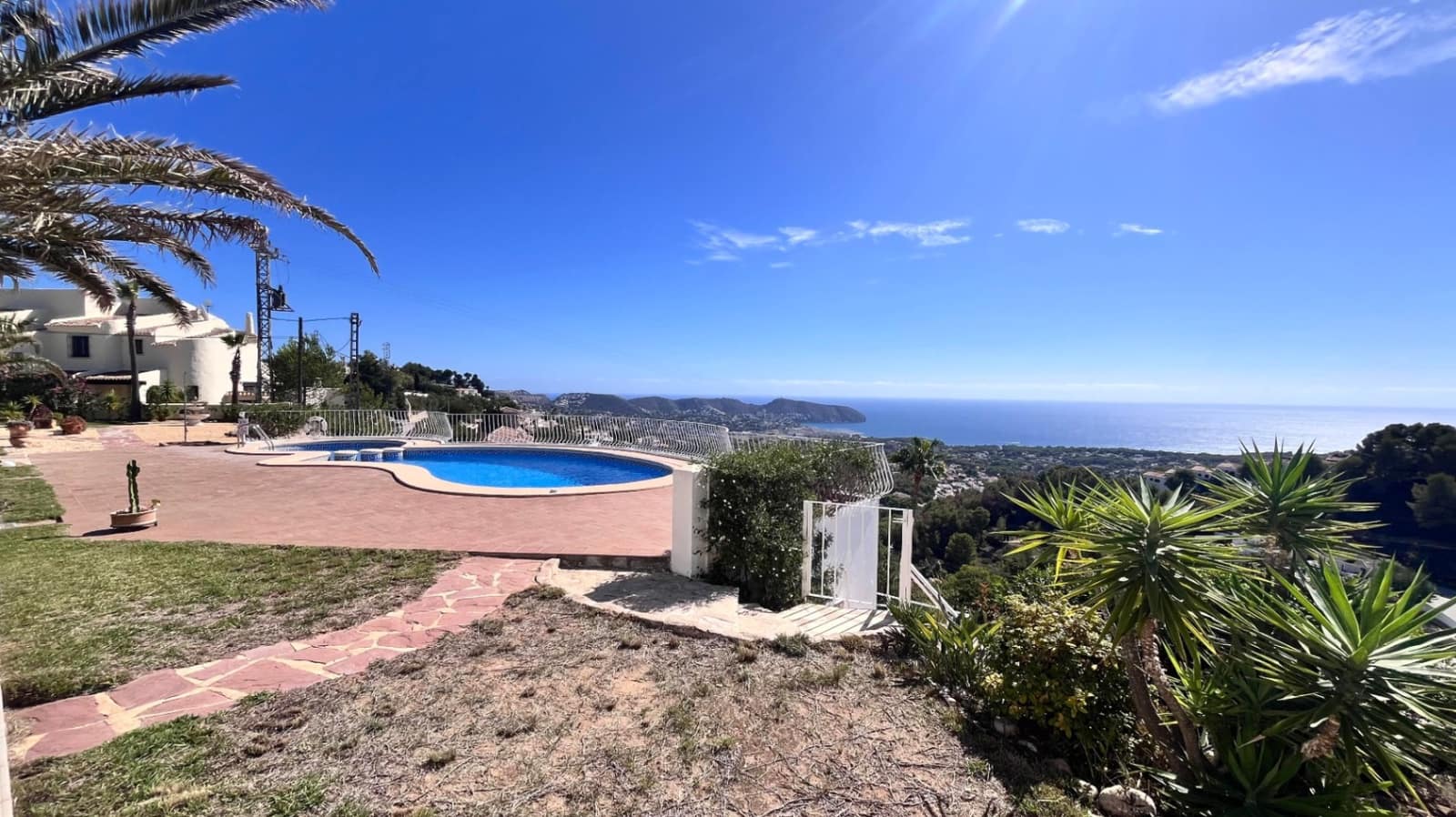 2 soveværelse Rækkehus til salg i Moraira med swimmingpool garage - € 365.000 (Ref: 9566435)