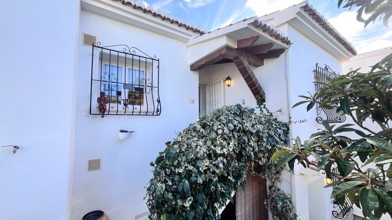 2 bedroom Terraced Villa for sale in Moraira with pool garage - € 365,000 (Ref: 9566435)