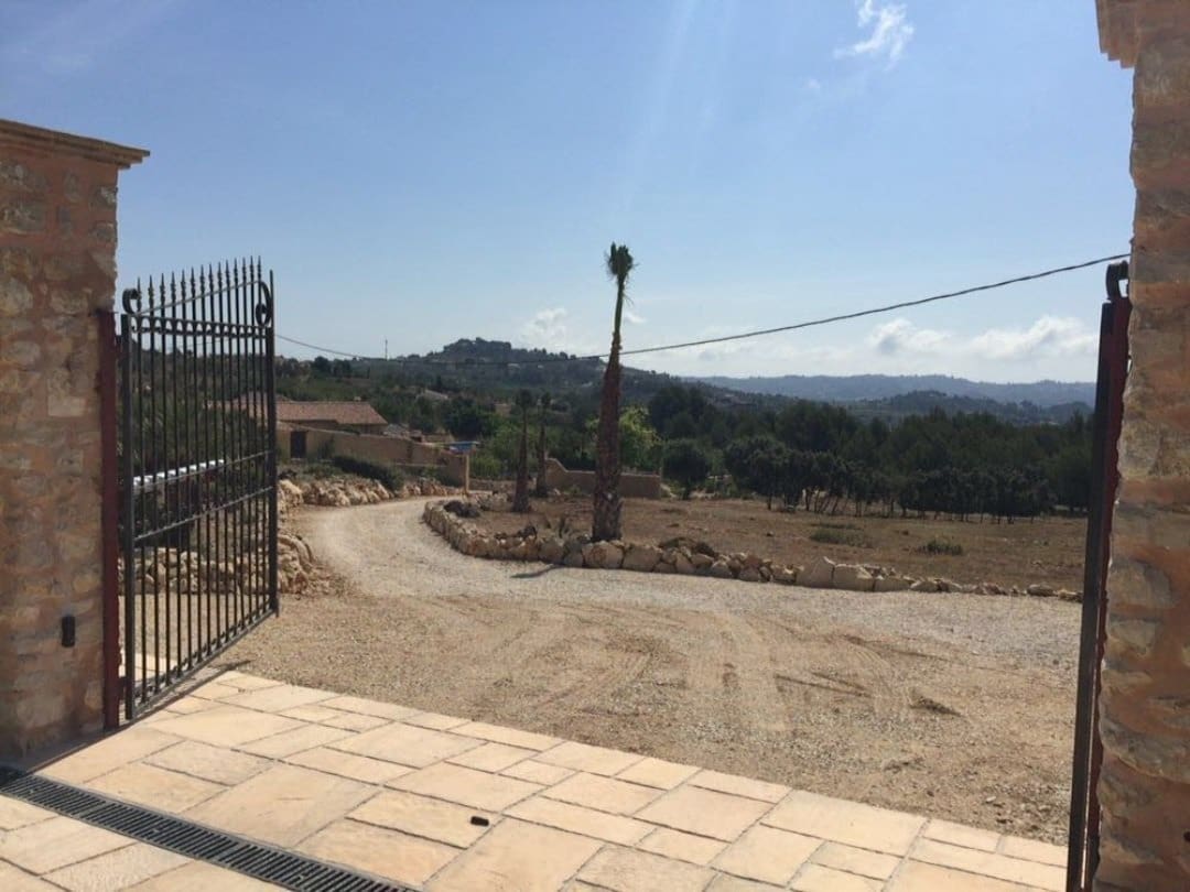 6 bedroom Finca/Country House for sale in Benissa with pool garage - € 1,390,000 (Ref: 9936837)