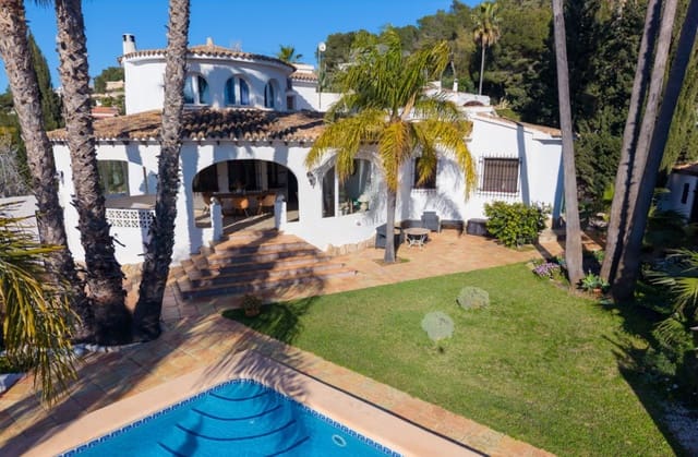 Chalet de 3 habitaciones en Paichi, Teulada-Moraira en venta con piscina garaje - 750.000 € (Ref: 9950737)