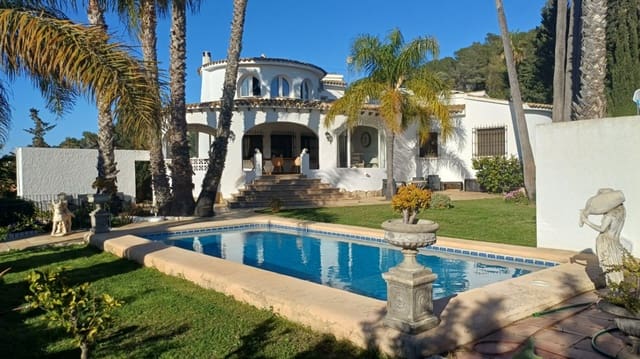 3 soverom Villa til salgs i Paichi, Teulada-Moraira med svømmebasseng garasje - € 750 000 (Ref: 9950737)