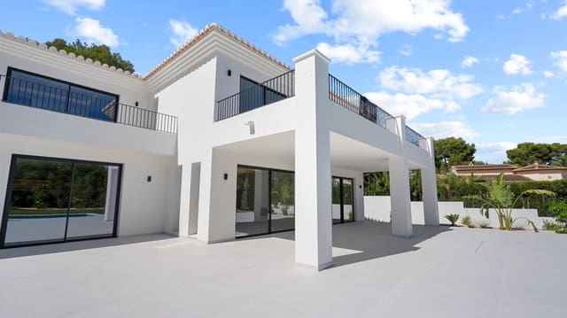 4 soveværelse Villa til salg i Moraira, Teulada-Moraira med garage - € 2.850.000 (Ref: 9950742)