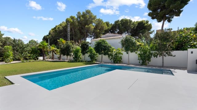 4 soveværelse Villa til salg i Moraira, Teulada-Moraira med garage - € 2.850.000 (Ref: 9950742)