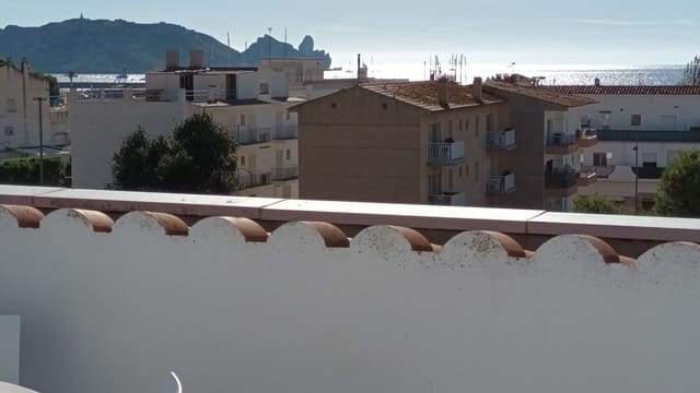 4 slaapkamer Appartement te koop in L'Estartit, Torroella de Montgrí met zwembad garage - € 425.000 (Ref: 10108936)