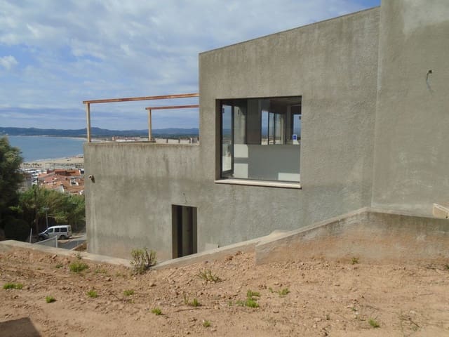 3 bedroom Villa for sale in L'Estartit, Torroella de Montgrí with pool garage - € 989,988 (Ref: 4884508)