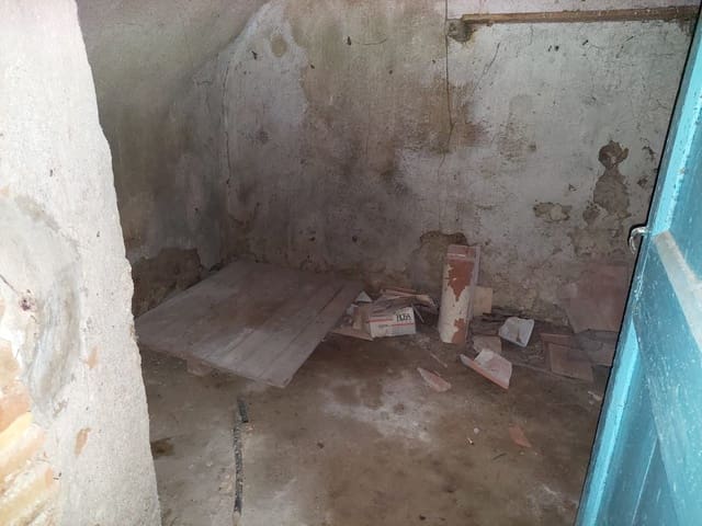 10 bedroom Villa for sale in Torroella de Montgrí - € 220,000 (Ref: 4884557)