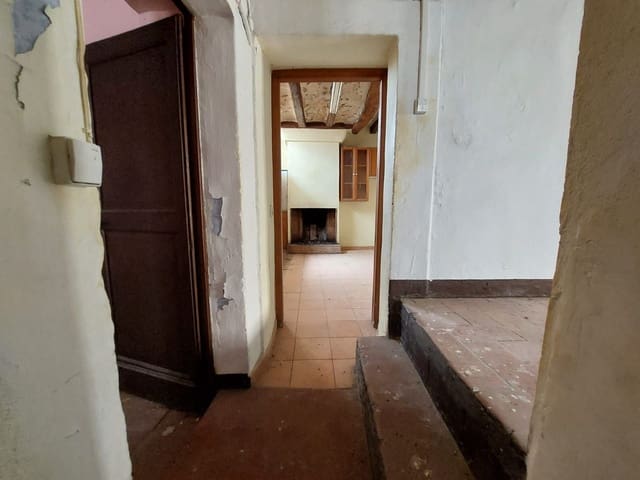 10 bedroom Villa for sale in Torroella de Montgrí - € 220,000 (Ref: 4884557)