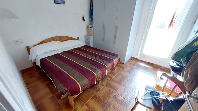 4 bedroom Villa for sale in L'Estartit, Torroella de Montgrí - € 189,000 (Ref: 6447998)