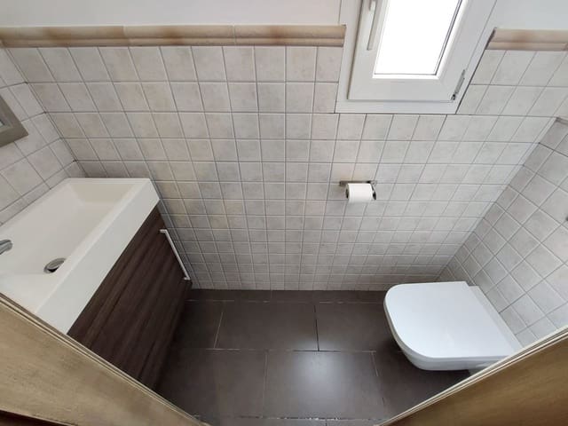 4 sypialnia Willa na sprzedaż w L'Estartit, Torroella de Montgrí z basenem garażem - 620 000 € (Ref: 7681560)