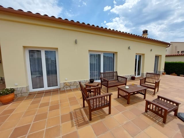 4 sypialnia Willa na sprzedaż w L'Estartit, Torroella de Montgrí z basenem garażem - 620 000 € (Ref: 7681560)